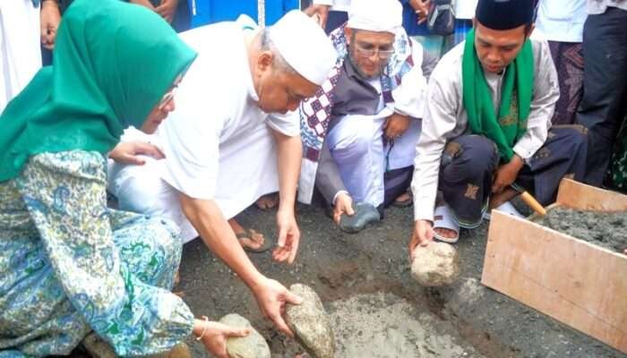 Ustaz Abdul Somad Resmikan Pembangunan Masjid Ummu Ratna Sa’diyah di Kawasan Rumah Ketua DMI Sulteng