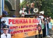 Bupati dan Mantan Ketua DPRD Morowali Utara Didemo Warga