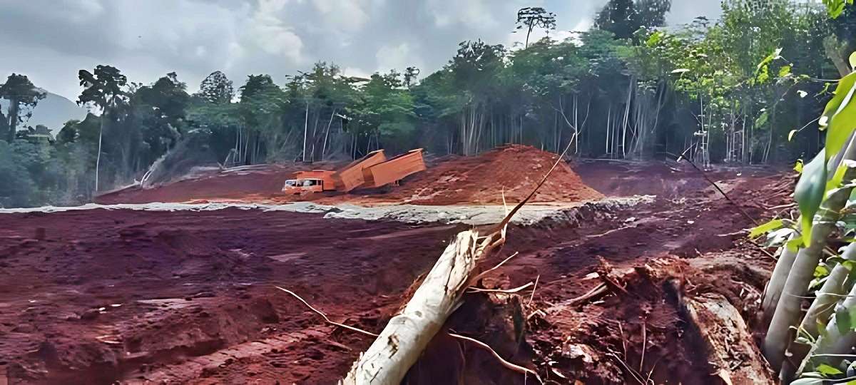 Warga Mondowe Tuntut CV Warsita Karya