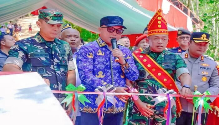 Bupati Morut dan Danrem 132/Tadulako Resmikan Jembatan Perintis Garuda