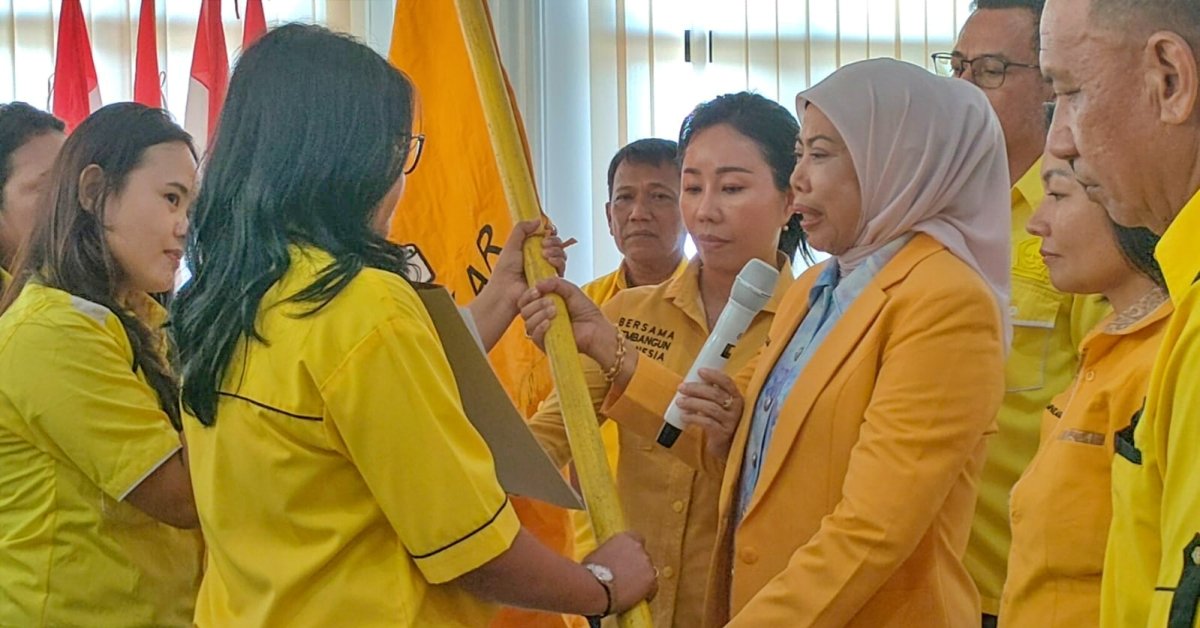 Ketua DPD II Partai Golkar Morowali Utara Warda Dg Mamala